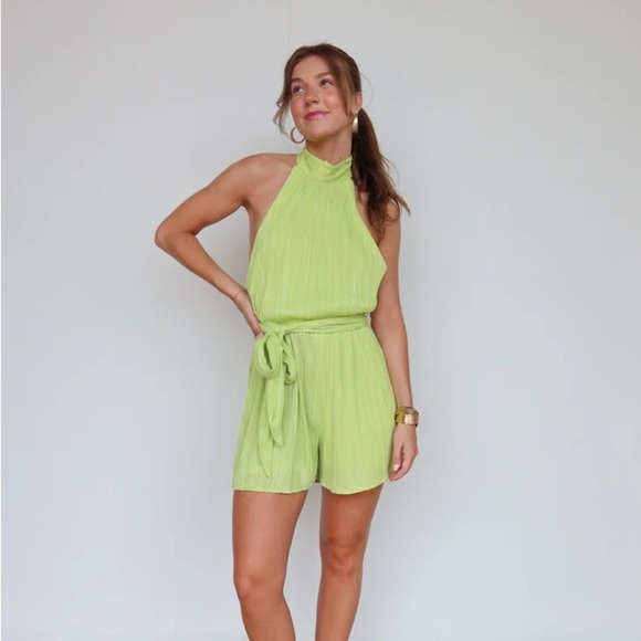 Vestique NWT Lime Lover Romper Pleated Tie Waist Low Back Halter Neck Size L - Picture 3 of 6